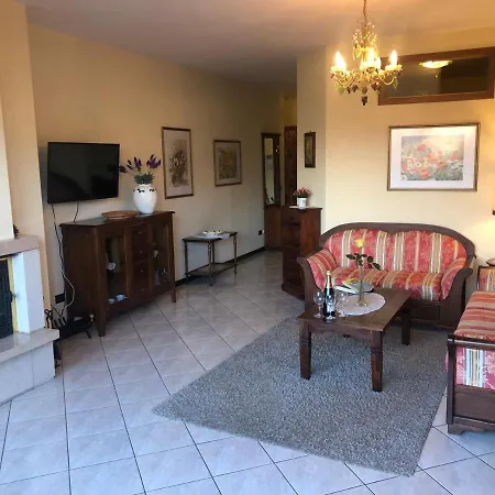 Farfalla 2 Apartmán *
